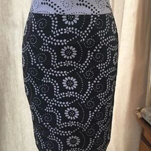 Banana Republic Gray and White Floral Pencil Skirt